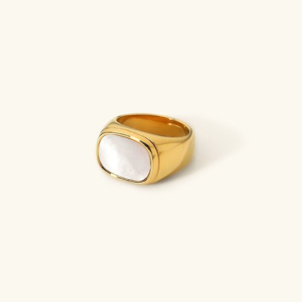 Veloura Gold Ring