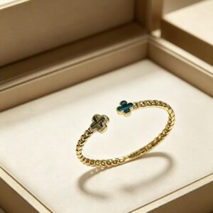 Veloura Clover Signature Bangle