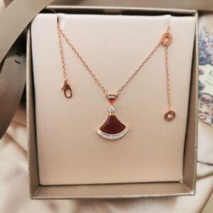 Veloura Fan Pendant Necklace