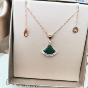 Veloura Fan Pendant Necklace