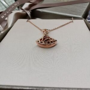 Veloura Fan Pendant Necklace