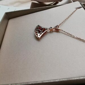 Veloura Fan Pendant Necklace