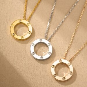 Veloura Icon Circle Necklace
