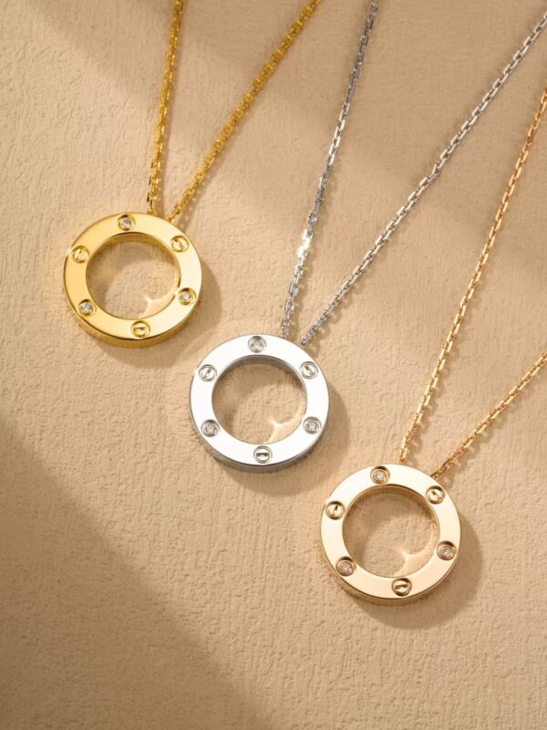 Veloura Icon Circle Necklace