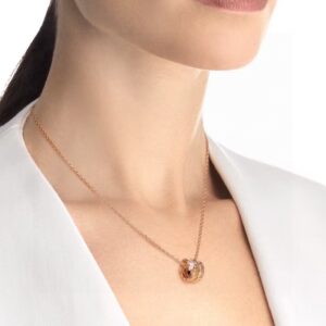 Veloura Interlocking Loop Pendant Necklace