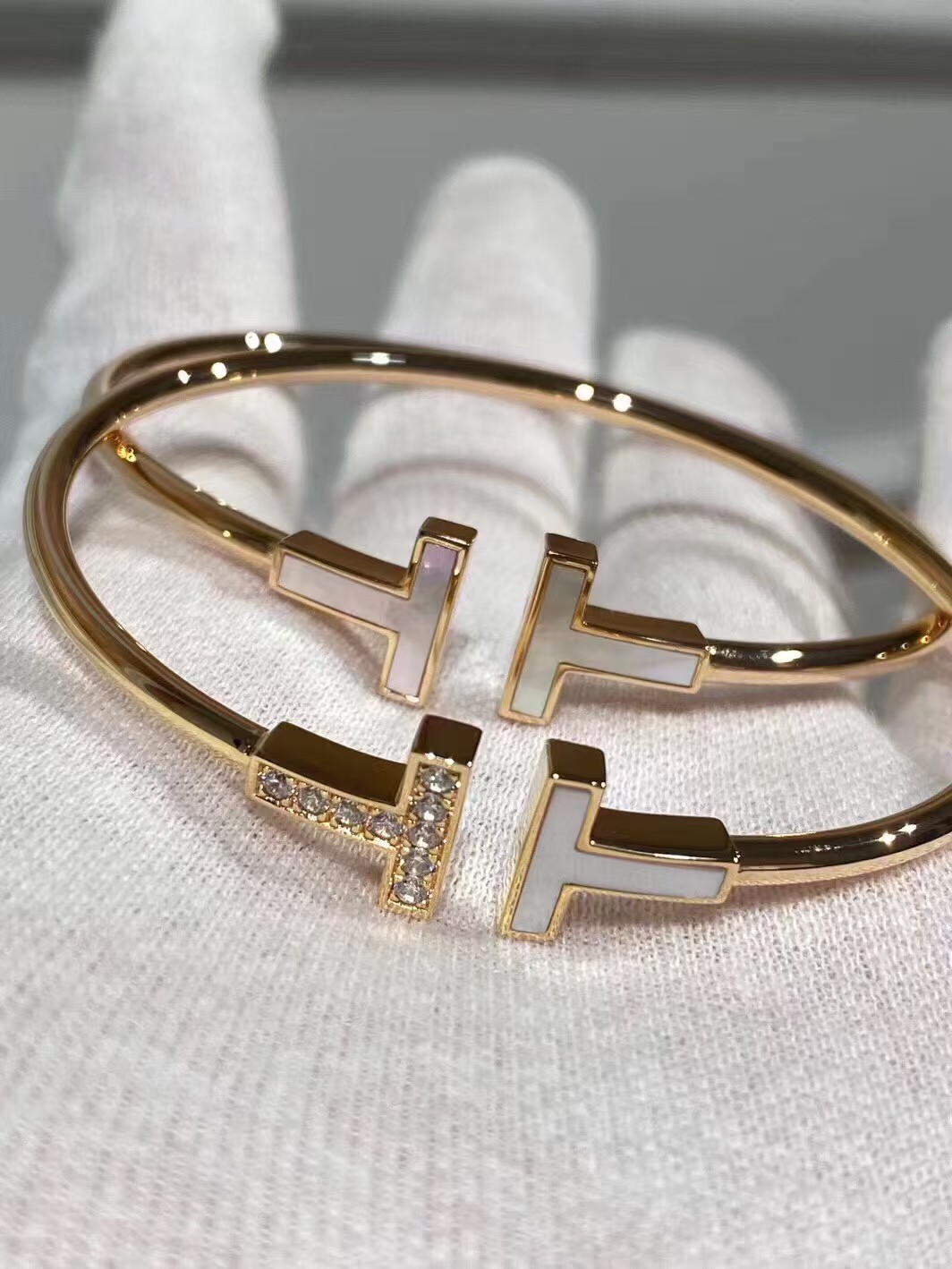 Veloura Mother-of-Pearl T Bangle