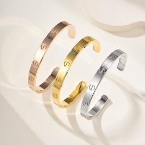 Veloura Screw Motif Slim Bangle