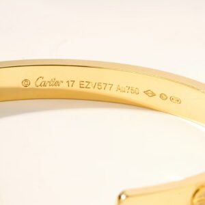Veloura Screw Motif Slim Bangle