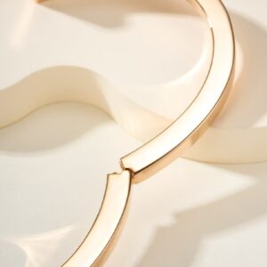 Veloura T-Line Bangle