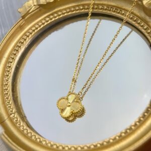 CLOVER | GOLD NECKLACE